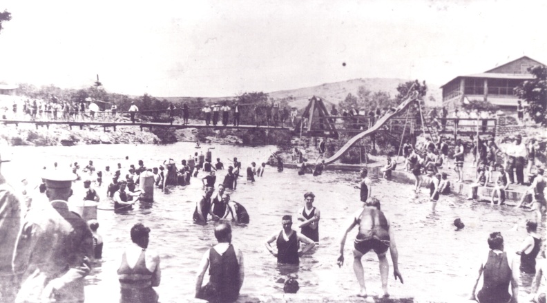 Med-Park-Bath-Lake-1910-1920.jpg